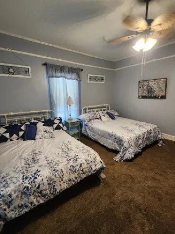 Charming 2Br-3Bed Home with WiFi Wooden Rockers on Porch in Wonderful Kannapolis