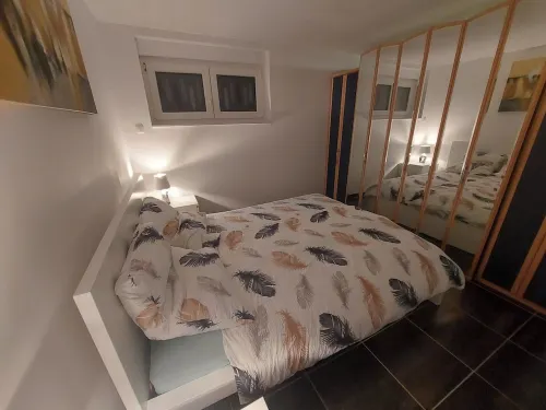 Beautiful 60 m2 apartment with small terrace in a quiet location Hotel a Saeul