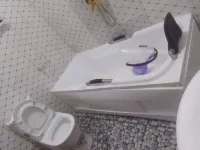 Charming 2-bedroom apartment in marvelous Yenagoa with WiFi, AC فنادق في 