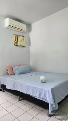 Simple, cozy and safe flat. Close to the main points of interest. 酒店