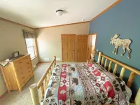 Lakeside Cabin in the Northwoods Hotels in Presque Isle