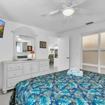 Beach N Bay 204 1 Bedroom Villa by Redawning