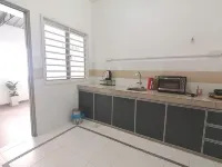 1-12 Pax Premium & Cozy Home ! WIFI / ASTRO/ WATER DISPENSER Hotels in Bukit Katil