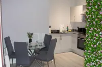 Luxury 1BR Flat Near Heathrow Airport Hotel a Hayes