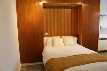 Modern studio apartment with parking