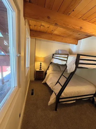 NEW 4 br/2ba Rustic Retreat in Dollar Point