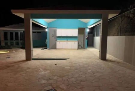 LaLolitaVilla - Steps away from Playa Buye!