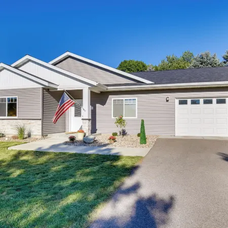 Mankato Getaway w/ Game Room & Salt Water Hot Tub!