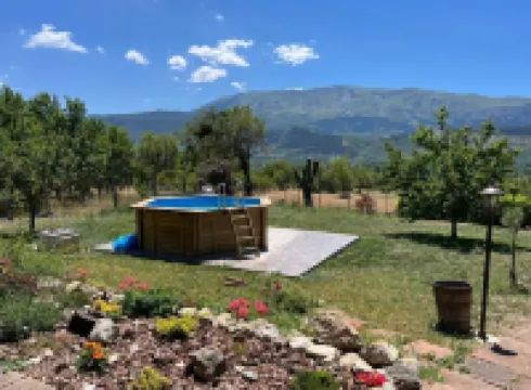 Galileo Holiday House. Nature and relaxation with sauna, swimming pool and pets allowed.