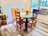 Crown Point 1 Bedroom Stylish Apartment close to the Square/Downtown Hotels in Crown Point