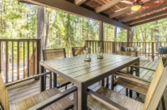 COUNTRY LAKE RETREAT. New on the market!  Special rate. Book now.