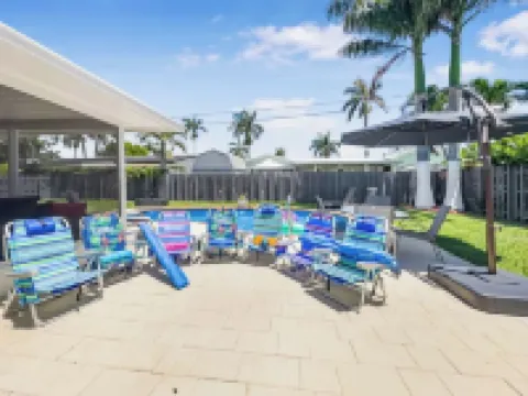 Amazing Home w/ Heated Pool 8 mins to the Beach!