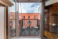 The 1901 Loft - Heart of Old Colorado City, walking distance to everything