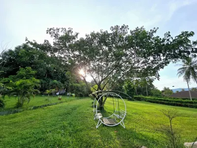 Charming villa with 2 bedrooms and WiFi, AC in pleasant Bangpra Sriracha Hotels near Khao Kheow Open Zoo