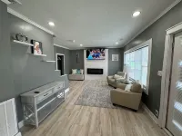 Spacious 4-bedroom house in marvelous Dolton with WiFi, AC Hotels in Thornton Township