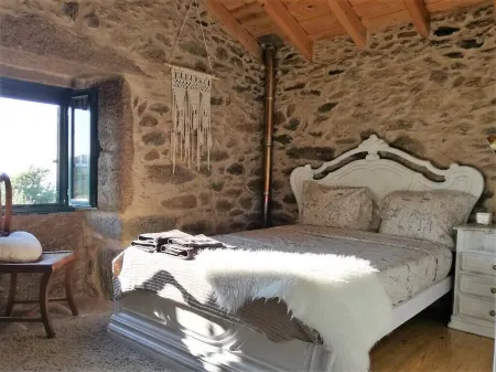 Rustic House in the Mountains, Private Pool with Natural Water