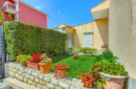 Brand new design apartment with big terrace Hotel dekat Bandara Split