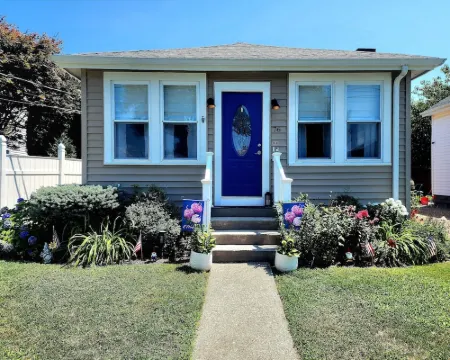 Brayton Point Beach Bungalow in Somerset Massachusetts Hotels in Somerset