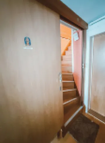 Old apartment in the heart of the city with terrace