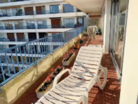 Facing the sea, one of the most beautiful views of the bay to enjoy with the whole family.