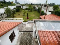 35 minutes from Quito airport country house in Pintag Отели рядом с достопримечательностью «Z B»