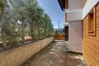 Meters from the lift station with a private terrace and balcony in Verbier