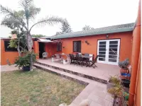 Comfortable 1 bed apartment close to the beach.