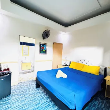 Mangos Beachfront Resort