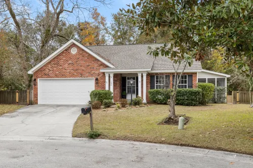 Spacious Retreat Near Attractions - Inviting Serenity Escape