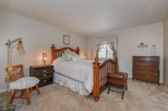 Beautifully updated. Convenient central Boise location