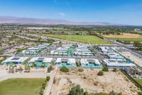 Sleeps 26 Pool, Hot Tub, Pickleball & Putting Green Bravo Villa #12 by Avantstay