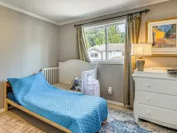 Modern Home Close to Dtwn Woodinville w/ Yard Hotels in Woodinville