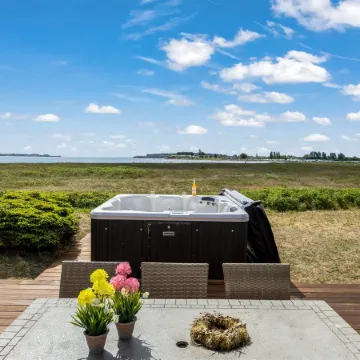 "Xaverius" - 30m from the sea