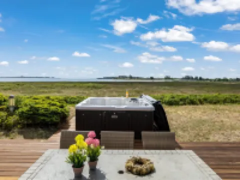 "Xaverius" - 30m from the sea