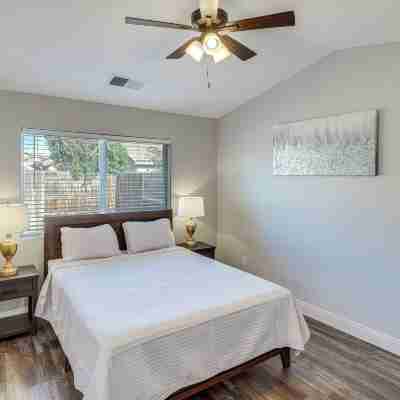 Bakersfield Home w/ Pool Table, Cornhole + More! Rooms