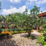 닌 빈 마운틴 사이드 홈스테이 & 카페  호텔