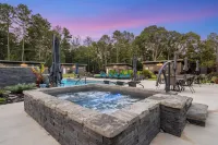 Boutique Resort for Grown-Ups – Hot Tub, Fire Pit, and Chill Vibes- Home 3