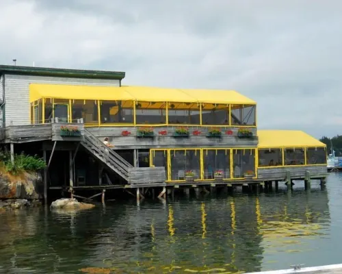 Coveside Cottage-on the shore overlooking Bass Hbr Hoteles en Tremont