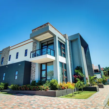 Luxury Oceanfront Villa Fully Staffed