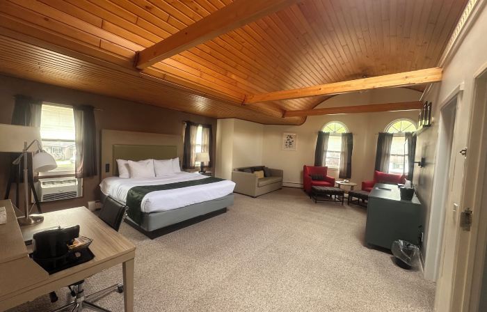 Pictured Rocks Inn and Suites