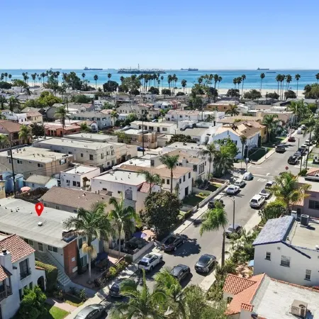 Walk to Beach - Beach Essentials Provided - Parking - Long Beach Summer Getaway!