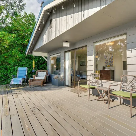 Waterfront Allyn Retreat w/ Guest House & Beach!
