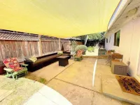 Casa Familia - 4-br modern family home w/saltwater pool & spa Hotels in Concord