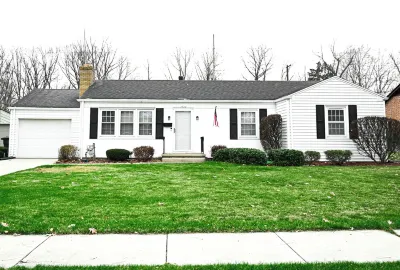 SB Home w Fireplace Minutes to Notre Dame. Sleeps 6 Hotels near River Lights Plaza