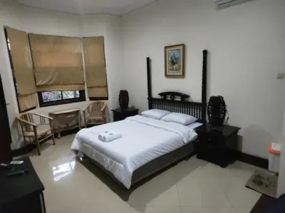 Tirto 27 Homestay  호텔