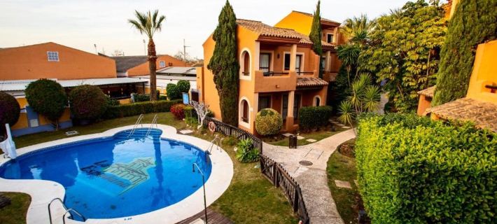 Aparthotel la Espadaña Hoteles en Costa Noroeste