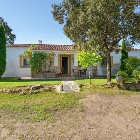 Holiday Home in Tajo with Pool & Forest