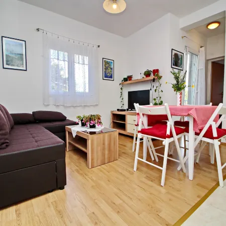 Apartments Nodilo - One Bedroom Apartment with Balcony and Sea View (Apt 1)