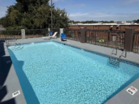 Quality Inn & Suites Thomasville Hotels in Davidson County