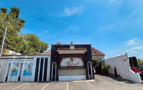 Chrome Hotel & Resort Solo